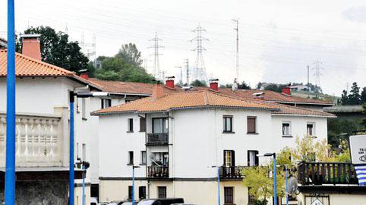 Kaleko argiak aldatu ditu Udalak bederatzi auzotan; 
213 argi guztira