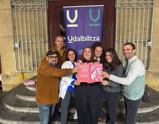 ‘Zazpikiak bat’ komiki bilduma aurkeztu dute Geuretik Sortuak-en