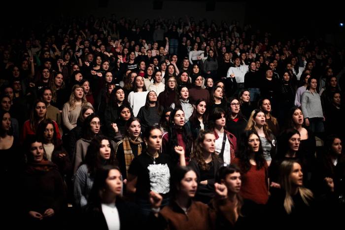 Itaiaren eskutik hitzaldia, gaur