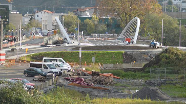 Gaur irekiko dute Karabelgo zubi berria