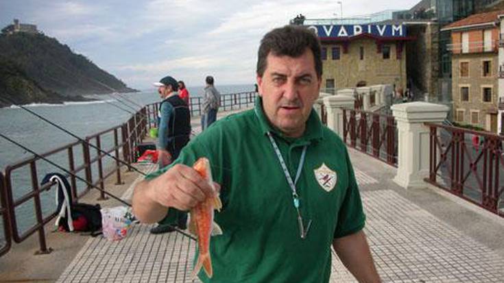 Juan Ormazabal hernaniar onena Itsaso Kostako arrantza txapelketan. 