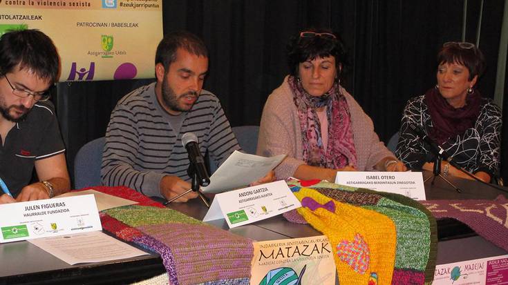 Kilometro bateko bufanda eta ekitaldi ugari, genero indarkeriaren aurka