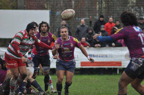 Menpean izan zuen Hernanik La Vila