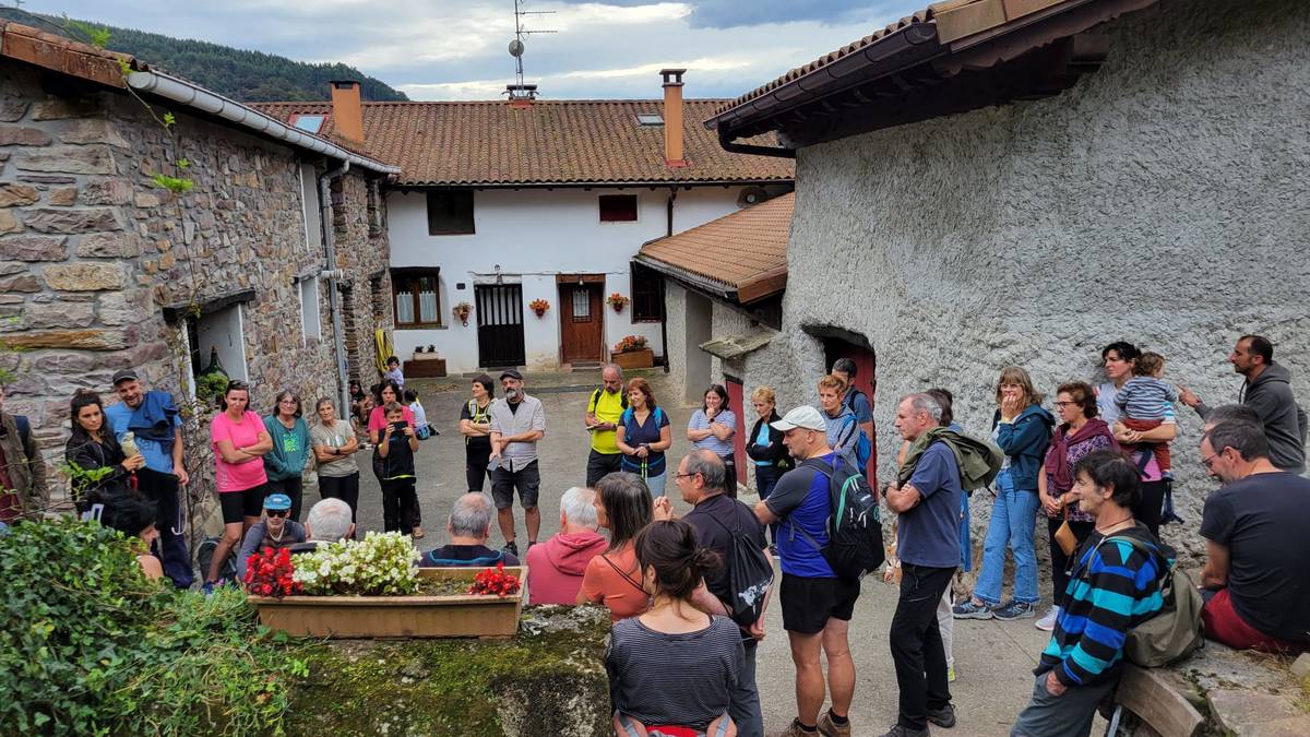 Azkeneko ondarebidea egingo dute igande honetan Ereñotzun, egitasmo bereziari errematea jartzeko