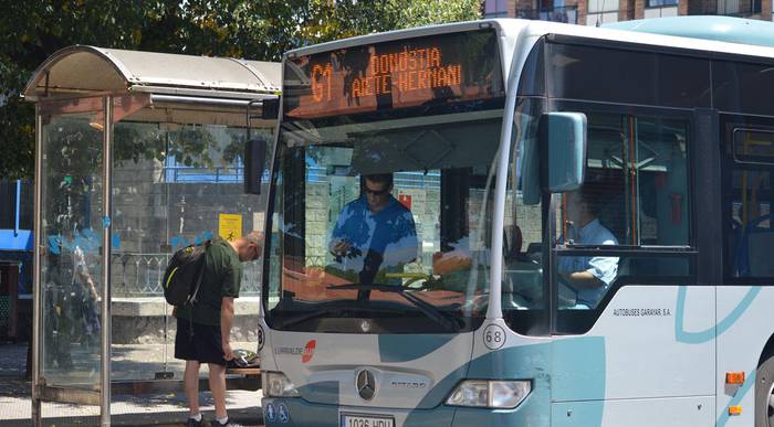 Autobus zerbitzu zabalagoa, abuztuan
