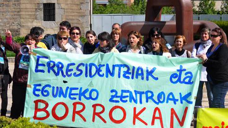 Lan hitzarmen 
baten alde, 
astebeteko greba