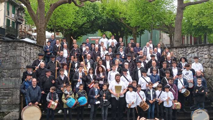 Dultzaineroak Hernaniko kaleetan ibiliko dira goiz osoan zehar