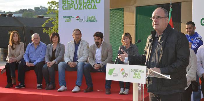 «Ezker abertzaleak nahastu egin ditu bere interesak eta Gipuzkoarenak» 