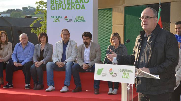 «Ezker abertzaleak nahastu egin ditu bere interesak eta Gipuzkoarenak» 
