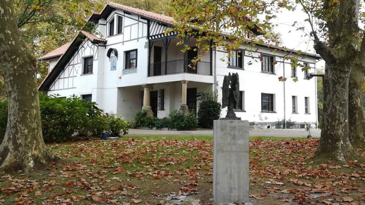 Arte plastikoetarako laguntza berriro, Udalak 