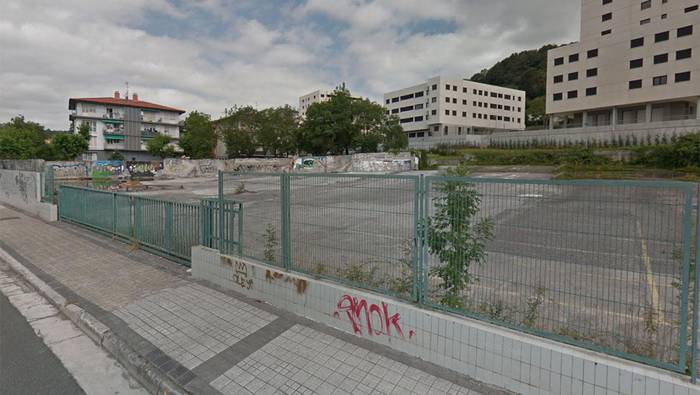 Etxeberriko behin-behineko parkina  itxita, asteazkenetik aurrera