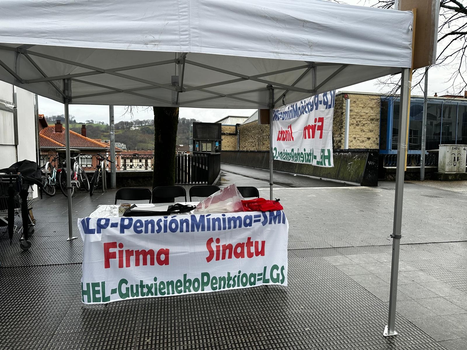 Sinadura bilketen amaiera bihar,  Plaza Berrin