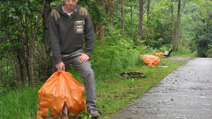 «Bostehundik gora garagardo botila jaso ditugu Santa Barbaran, 4 tona zabor inguru»