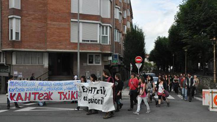 `Ez AHTrik, Ez Errepresiorik´ lemapean, manifestatu ziren 
