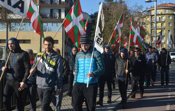 Martutenera martxa eta brindisa urtea bukatzeko; eta Adarrara buelta, hasteko