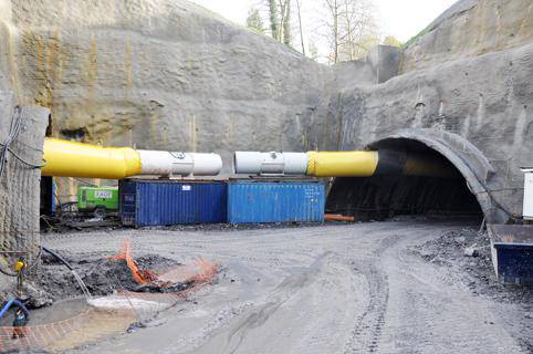 «Etxetik gero eta gertuago entzuten ditugu danbatekoak»