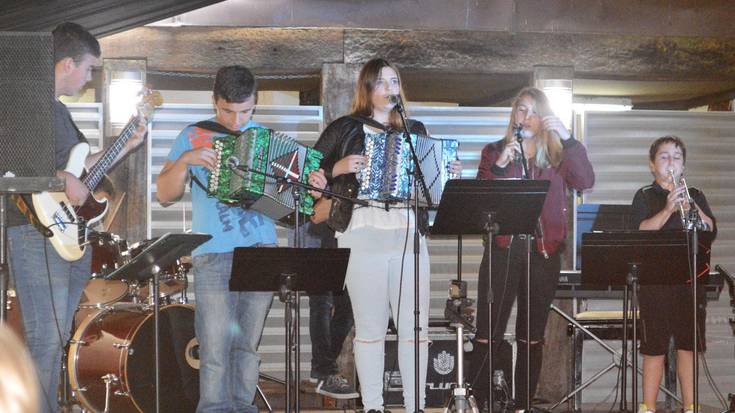Festa haundia, gaur