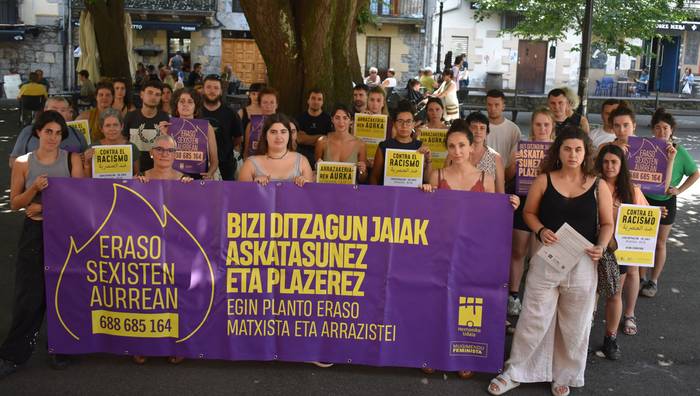Informazio gunea eta erasoen arretarako telefonoa,  San Joanetan