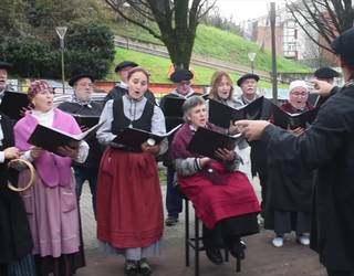 Aurreneko Gabon doinuak, Aiztondo abesbatzaren eta Hernaniko Musika Bandaren eskutik