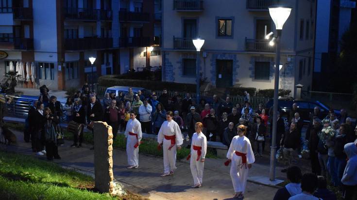 Monolitoaren inaugurazioko argazkiak