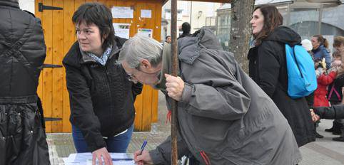 Sinadura biltzen Urbietan, murrizketen kontra