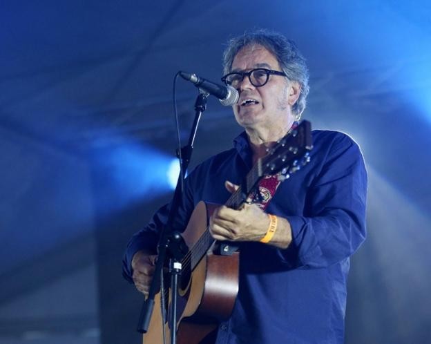«Musika jendeari heltzeko bideak ikaragarri ari dira aldatzen, eta bide berriak sortu dira»