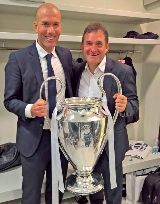 Luis Llopisek, ‘Champions’a