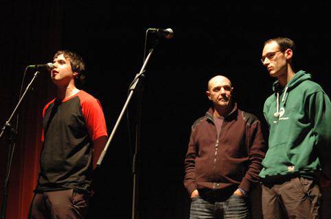 Bertsoak eta musika gaur Errioguardan bazkari eder baten bueltan