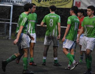 Bi garaipen eta porrot bat, bailarako taldeek