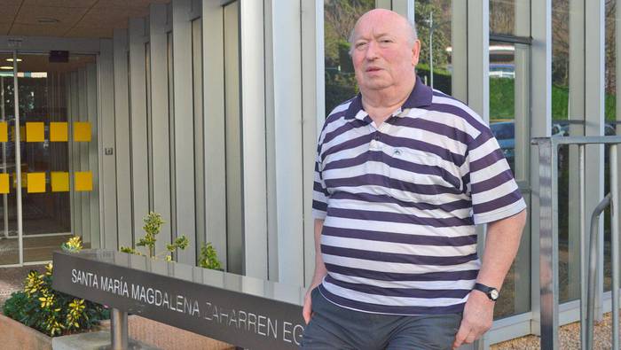 Bertso berriak, zaharren egoitzari jarriak