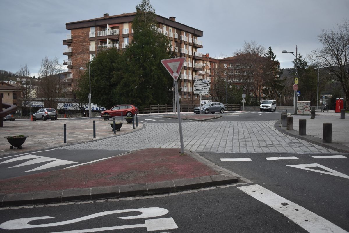 Asfaltatze lanen eraginez, trafikoan eta autobusetan aldaketak izango dira