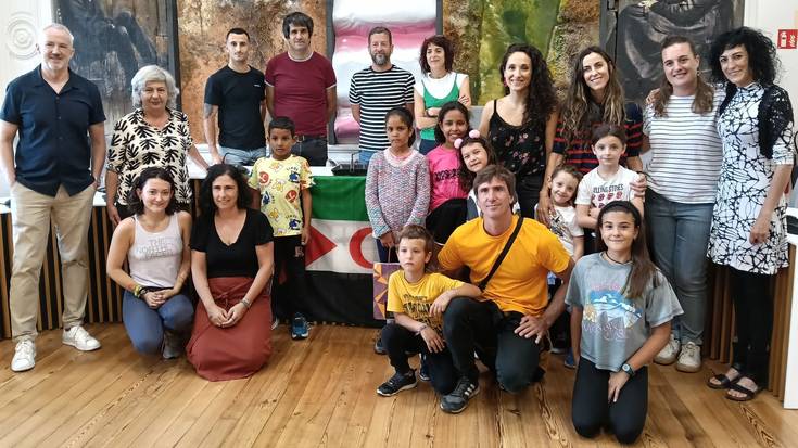 Oporrak Bakean programarako izenematea zabalduta, haur sahararrak hartzera animatu dituzte herritarrak