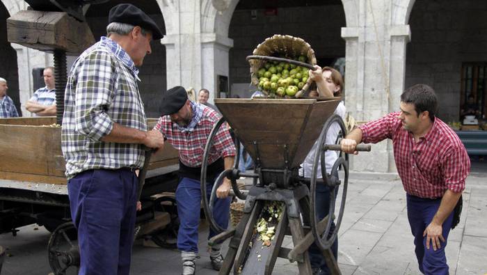 Sagardo berrirako aurreneko tantak