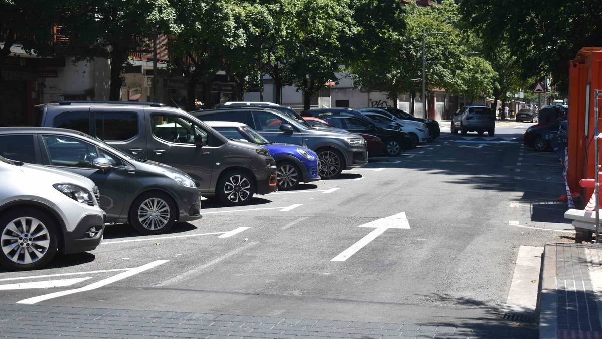 Pelotari kalea itxita bihartik ekainaren 19ra, obren amaierako asfaltatze eta pintaketa lanak egiteko