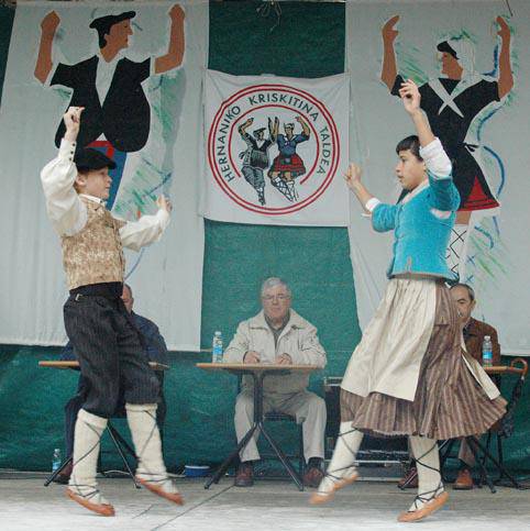 Hamalau bikote lehian gaur, 
15. Gazteen Dantza Txapelketan