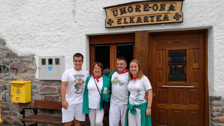 Peñen eguneko urteurrena, familia osoa elkartuta