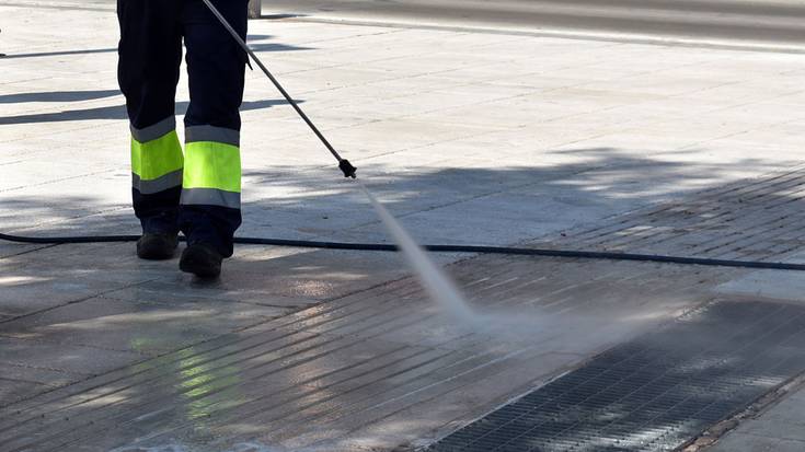 Festak amaituta, Udaleko langileak herriko txokoak txukuntzera