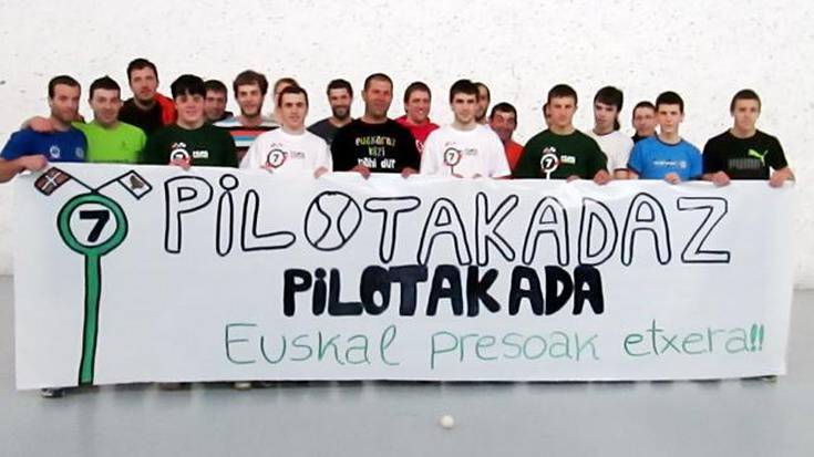 Pilota txapelketa eta  barrikotea, presoen alde
