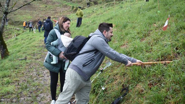Iaz jaiotako 96 astigartarren izenean zuhaitz bana landatuko dute igande honetan, Anuskan