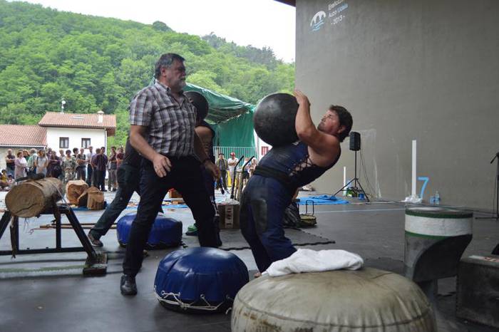 «Harreman ona izan dut auzoarekin eta etorri naizenean ongi hartu naute»