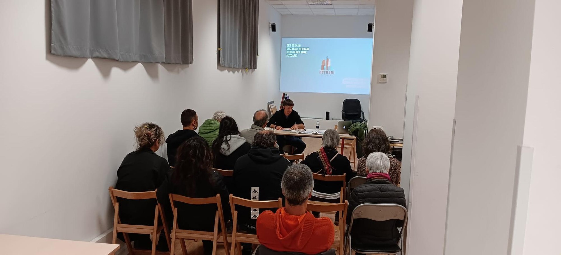 Sektoreetako batzar irekiak egingo ditu Hernani Burujabek