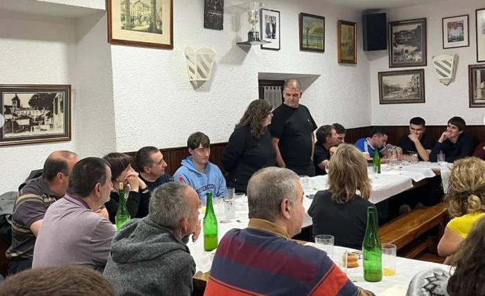 Iparragirretik abiatuta erronda egingo dute gaur, Bertso Latarekin