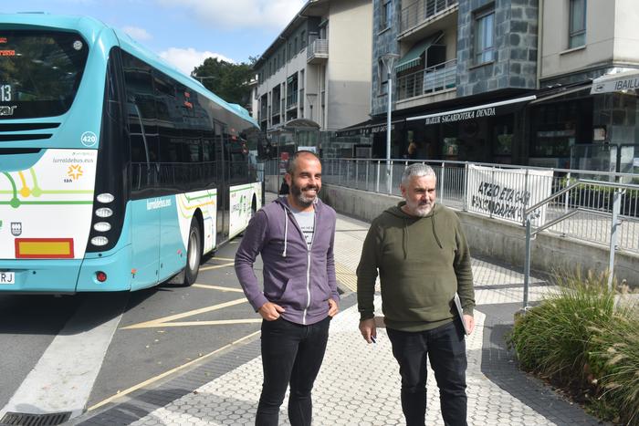 «Astigarragak ez du kalitatezko autobus zerbitzurik eta indartzea eskatzen dugu»