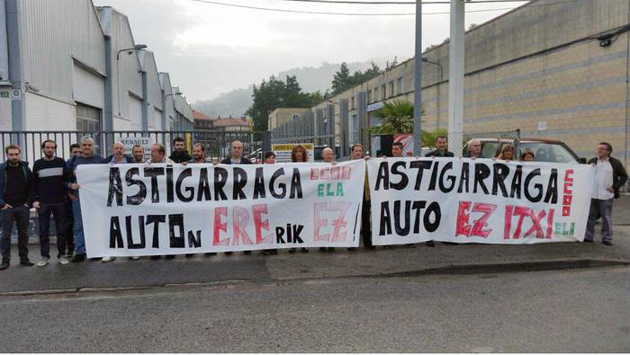 Astigarraga Autoko langileek mugagabeko  greba hasi dute EREa gelditzea eskatzeko
