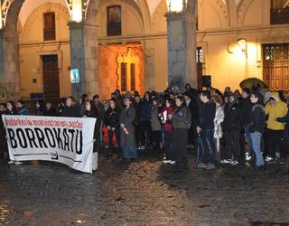 Borrokarako deia egin du Itaiak Gudarien plazan