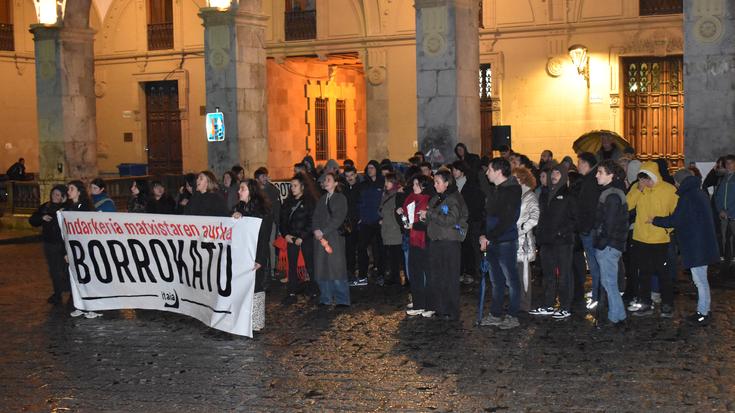 Borrokarako deia egin du Itaiak Gudarien plazan