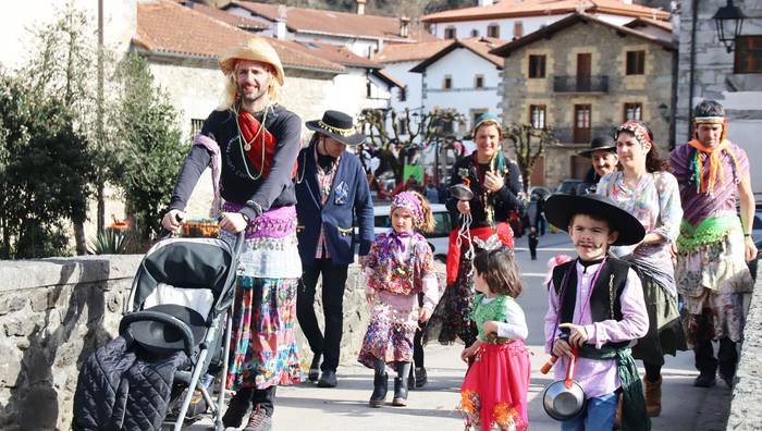 Zahagi Dantzak eta Sardinaren ehorzketak emango diete bukaera, festa koloretsuenei