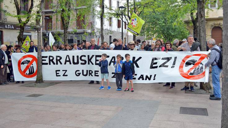 Erraustegiaren kontrako kontzentrazioekin bat, hernaniarrak ere