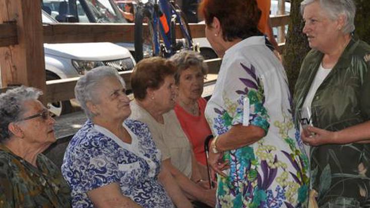 Lagunartean elkartzeko aukera ederra 
izan zen atzo, sagardo probaketan
