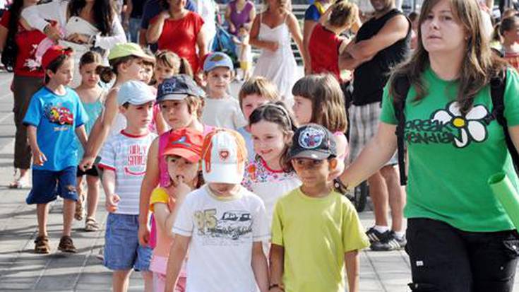 Umeak hasi dira udaraz gozatzen!
